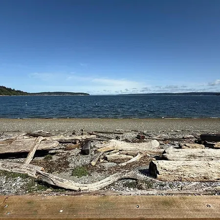 Villa Water'S Edge At Dines Point
